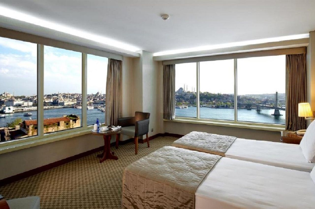 Golden Hotel